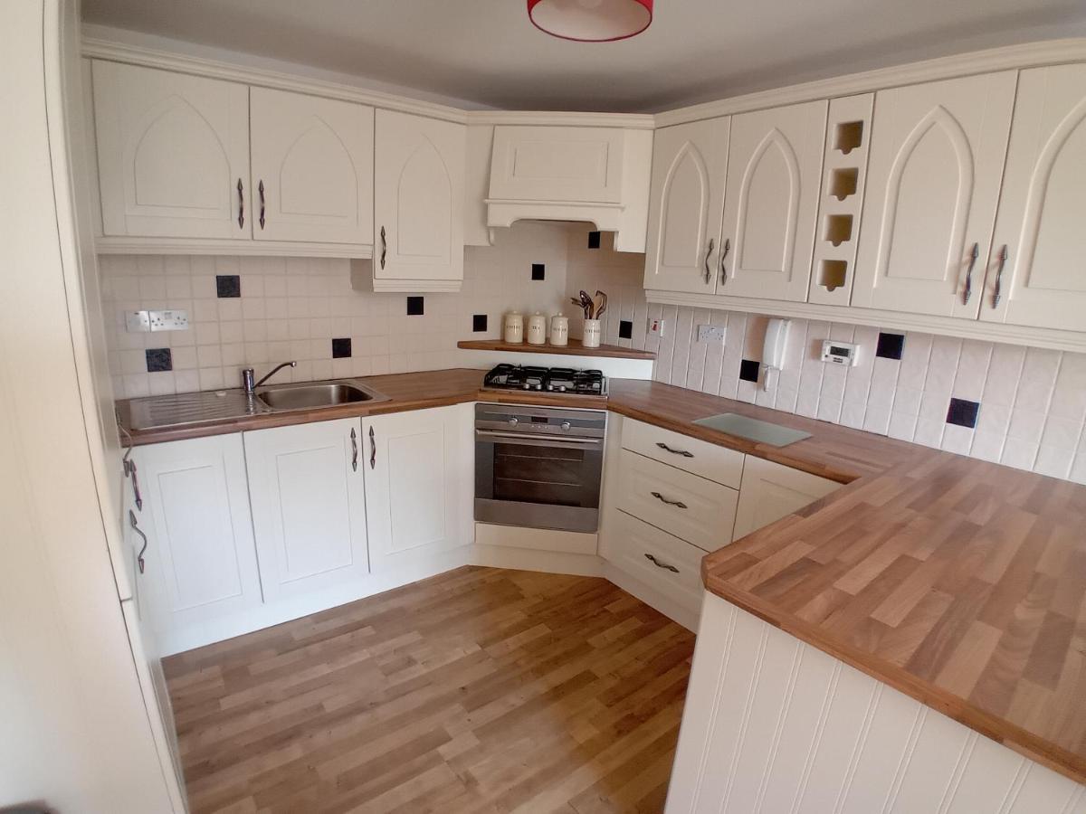 The Red Door Townhouse Apartment Ardara Extérieur photo