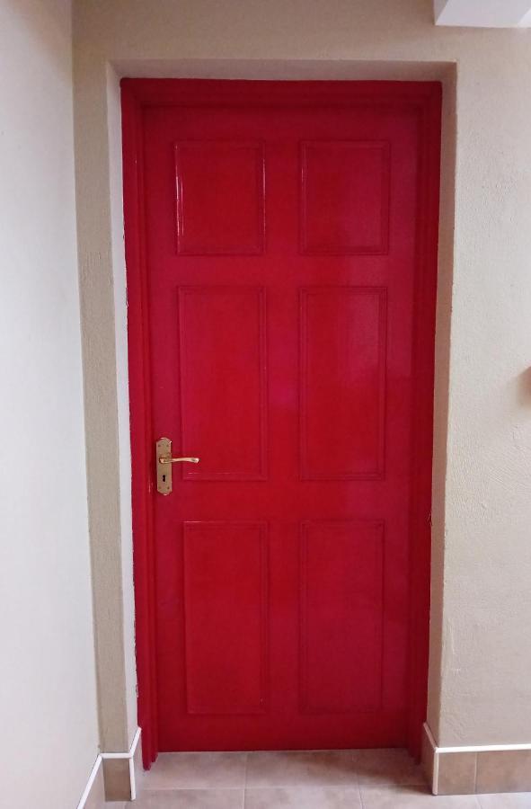 The Red Door Townhouse Apartment Ardara Extérieur photo