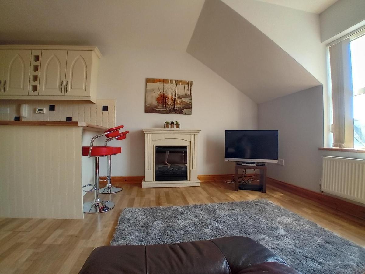 The Red Door Townhouse Apartment Ardara Extérieur photo